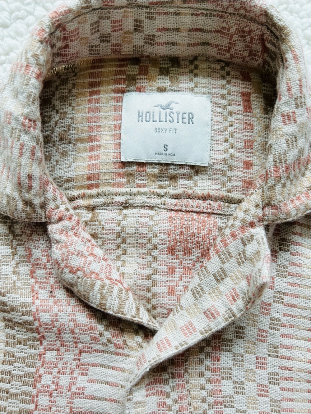 Hollister Short Sleeve Button-Up Shirt - Picture 7 of 8